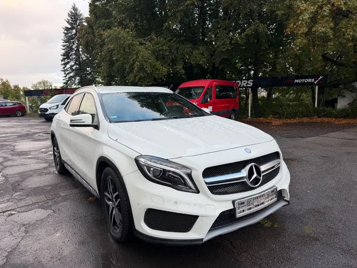 Mercedes-Benz GLA 180