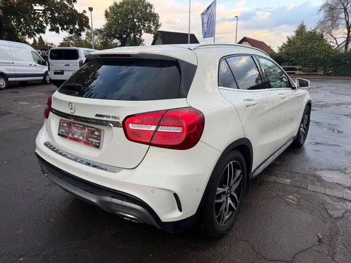 Mercedes-Benz GLA 180