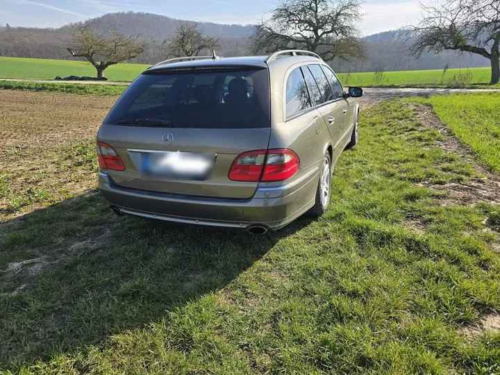 Mercedes-Benz E 320