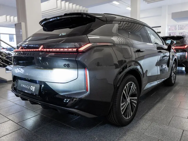 Lynk&Co 08