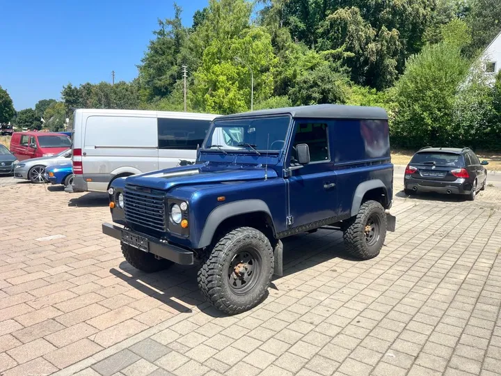 Land Rover Defender