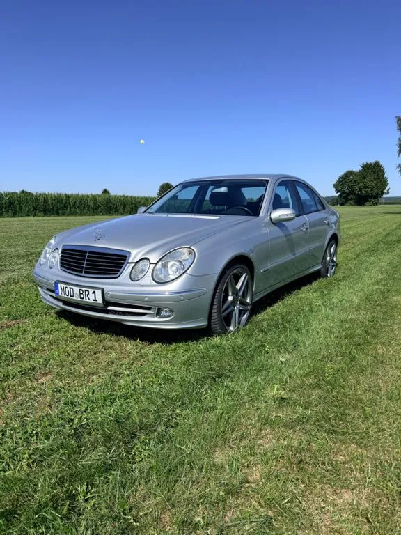 Mercedes-Benz E 200