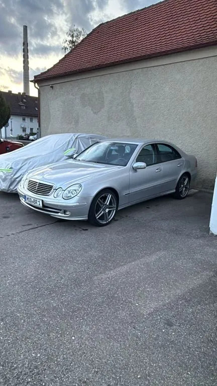 Mercedes-Benz E 200