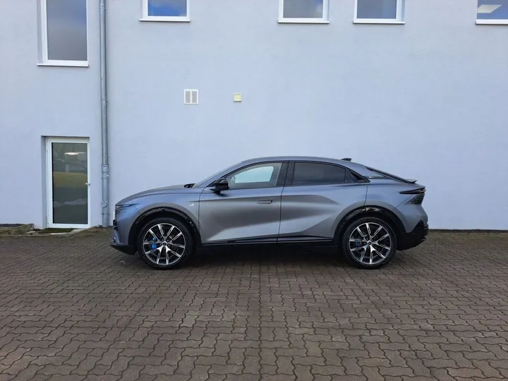 Alpine A390