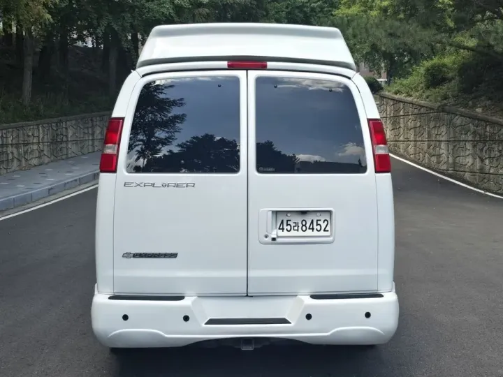 Chevrolet Express Van