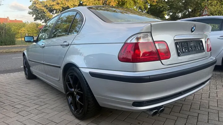 BMW 325