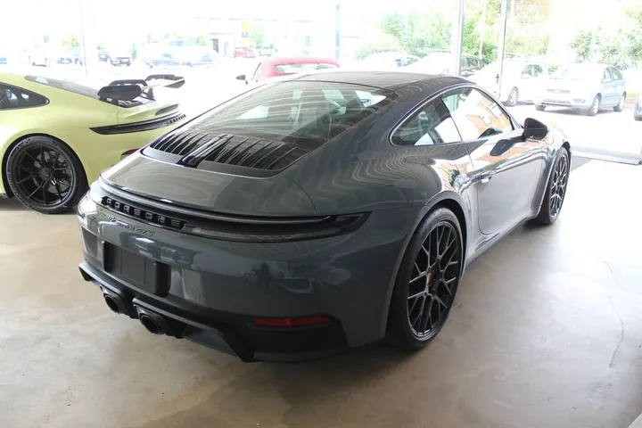 Porsche 992