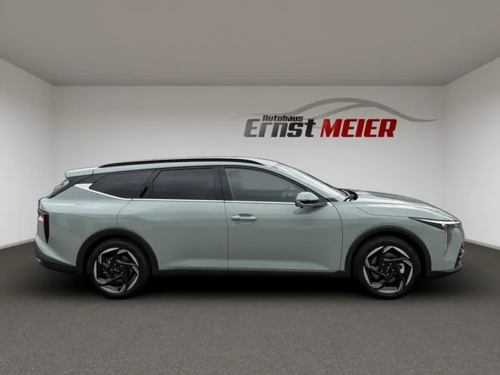 Kia K4