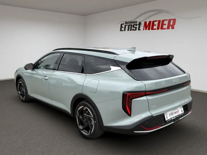 Kia K4