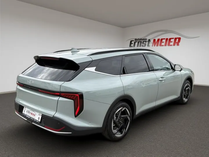 Kia K4