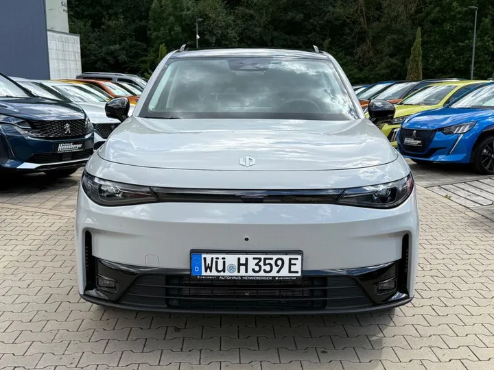 Leapmotor C10