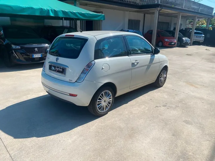 Lancia Ypsilon