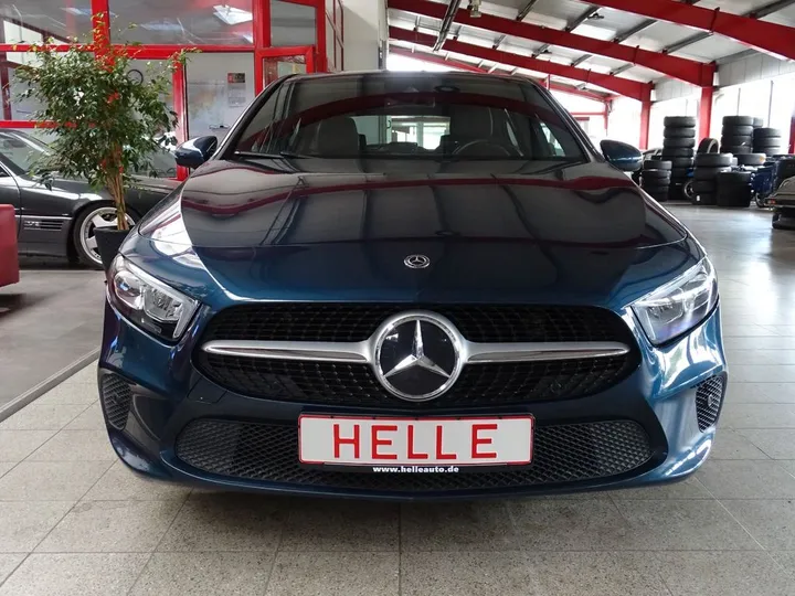 Mercedes-Benz A 220