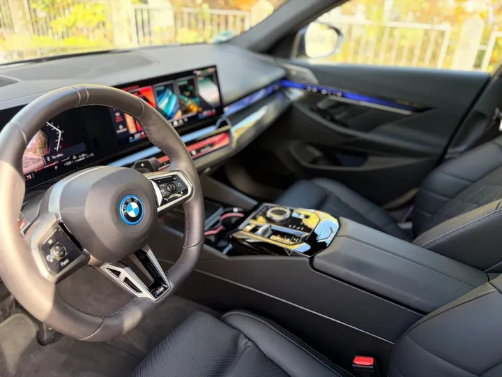 BMW 550