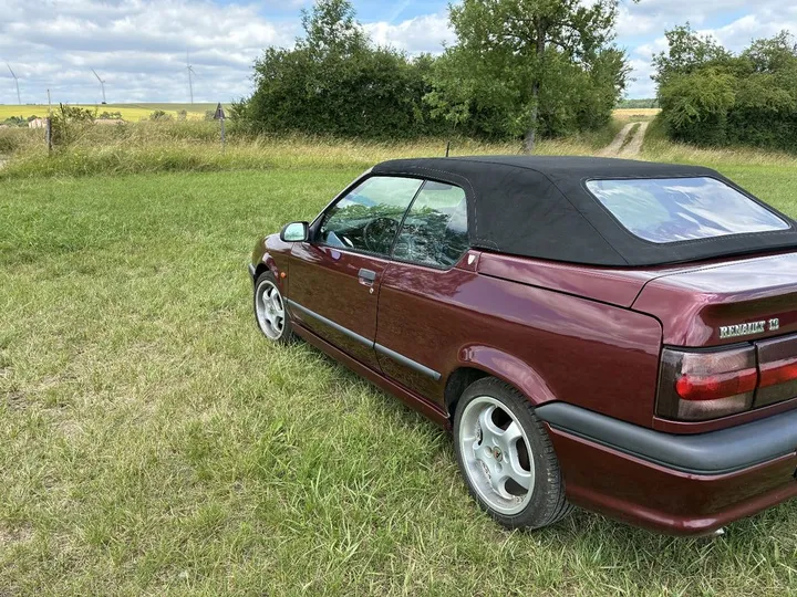 Renault R 19