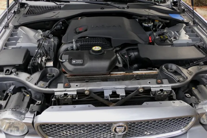 Jaguar XJ