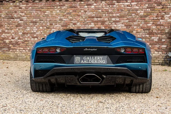 Lamborghini Aventador