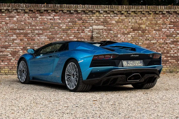 Lamborghini Aventador