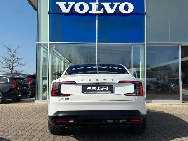 Volvo ES90