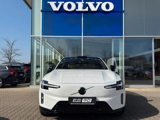 Volvo ES90