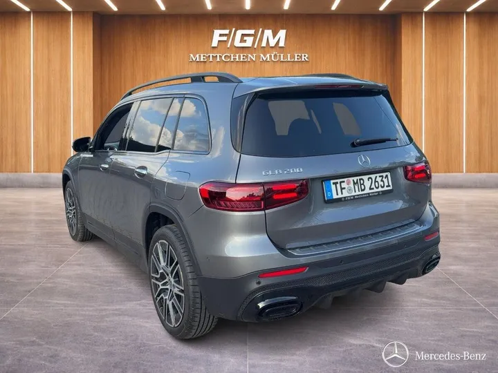 Mercedes-Benz GLB 200