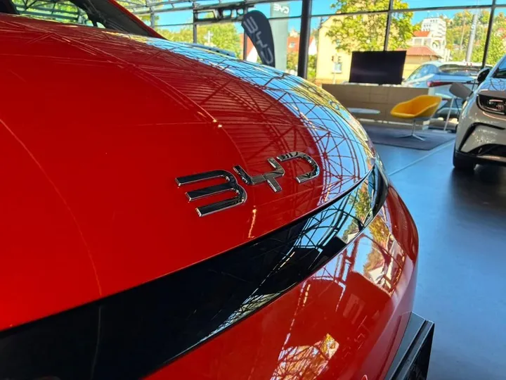 BYD DOLPHIN
