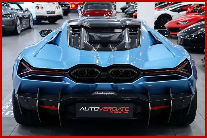 Lamborghini Revuelto