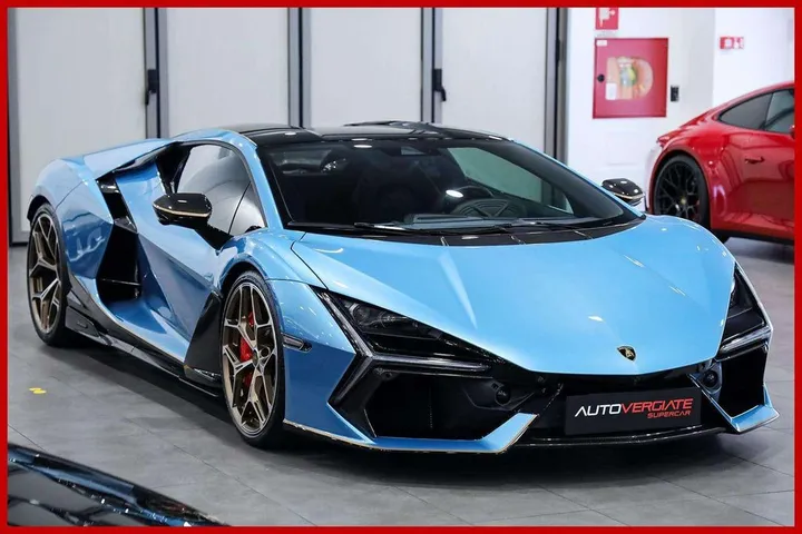 Lamborghini Revuelto