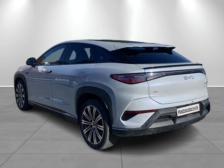 BYD SEALION 7