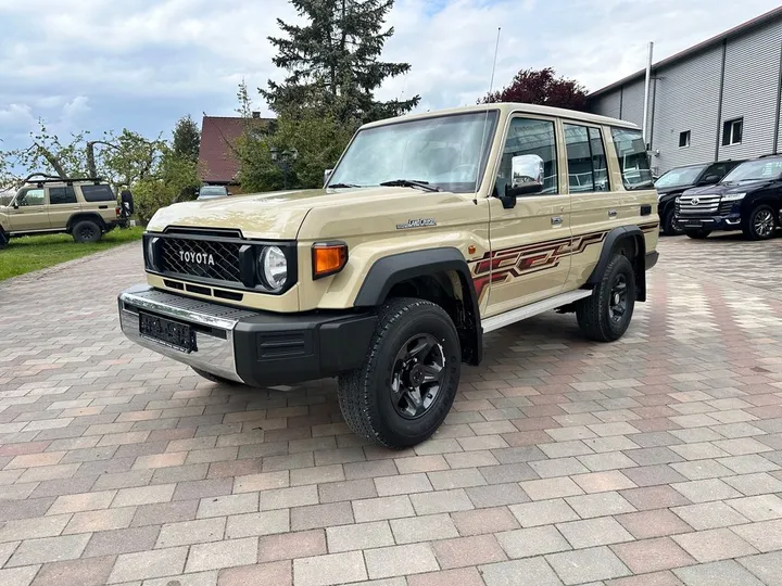 Toyota Land Cruiser