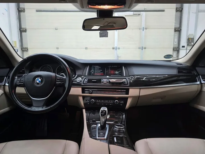 BMW 525