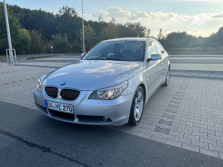 BMW 523