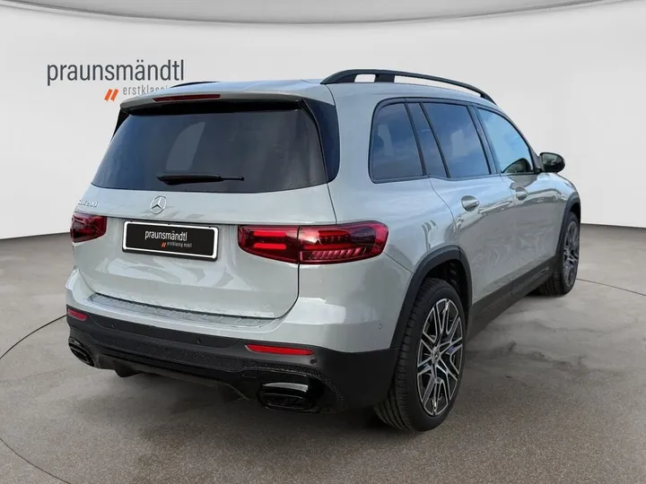 Mercedes-Benz GLB 200