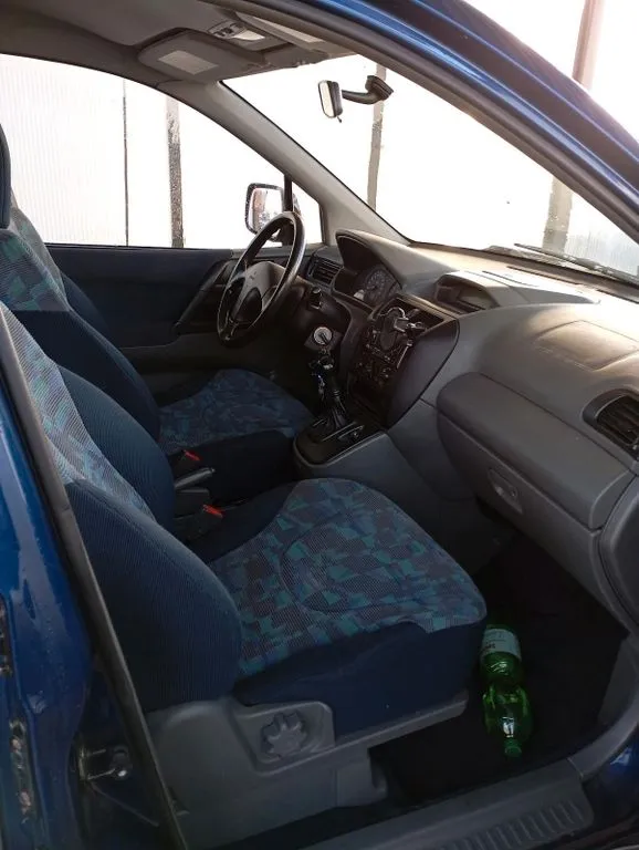 Mitsubishi Space Runner