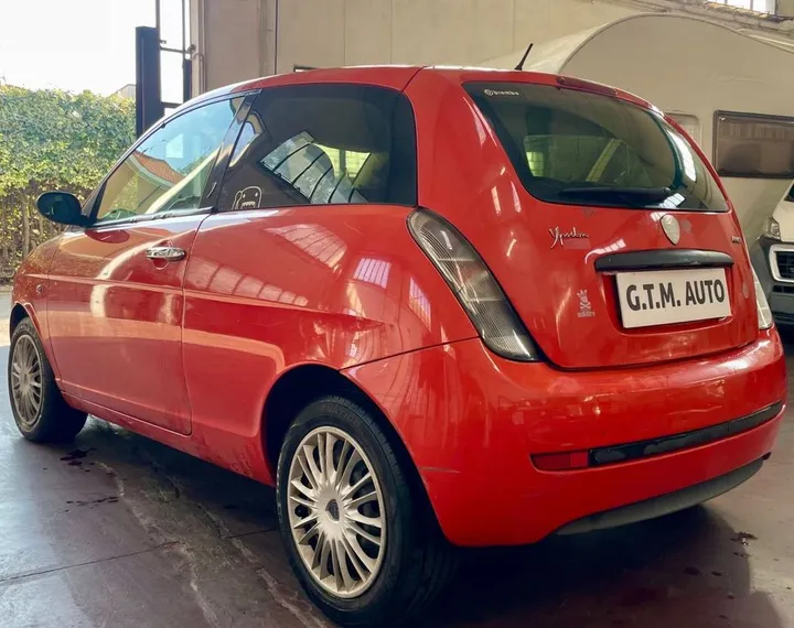 Lancia Ypsilon