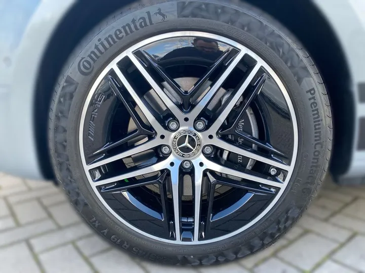 Mercedes-Benz V 250