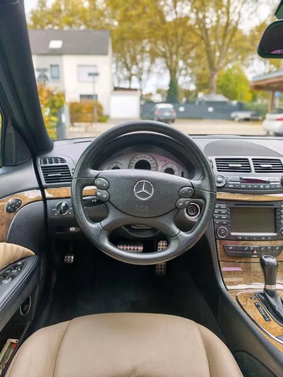 Mercedes-Benz E 300
