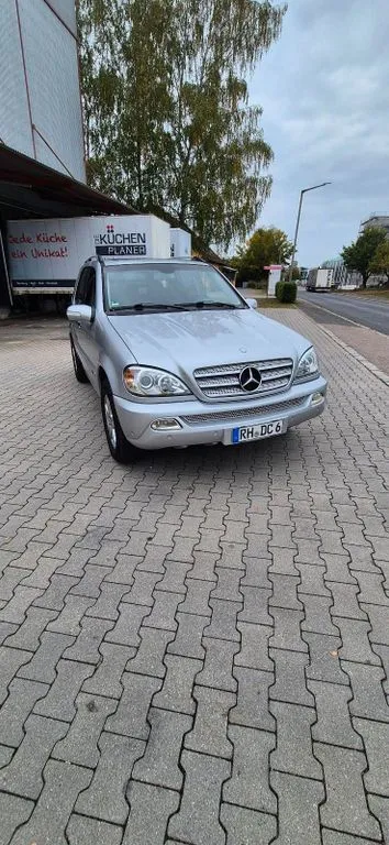 Mercedes-Benz ML 270
