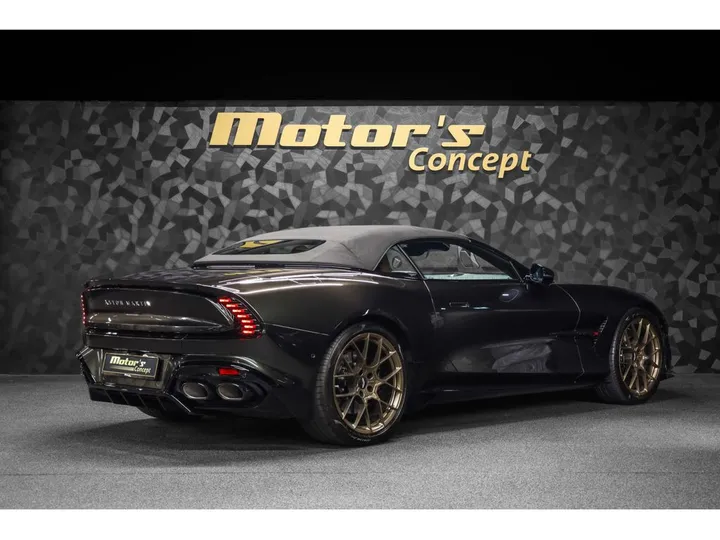Aston Martin Vanquish