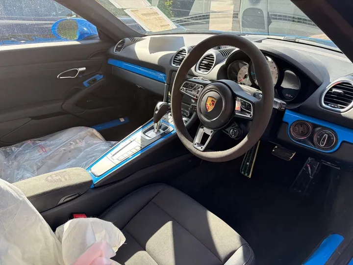Porsche Cayman
