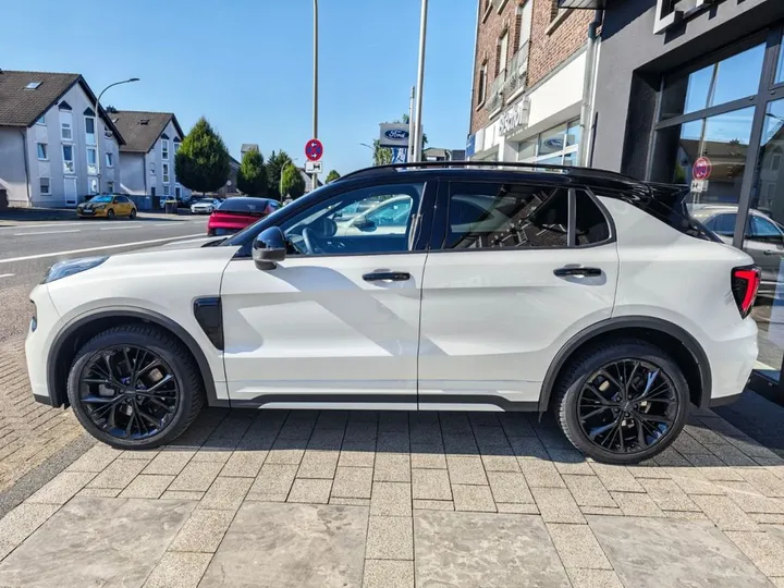Lynk&Co 01
