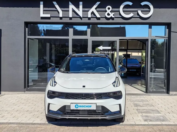 Lynk&Co 01