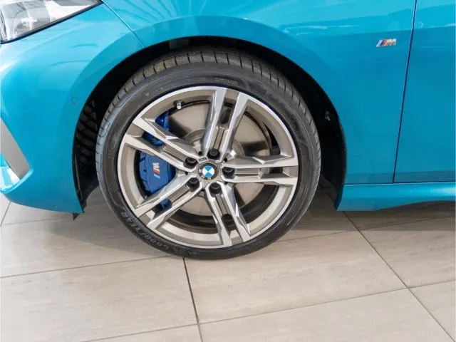 BMW M235