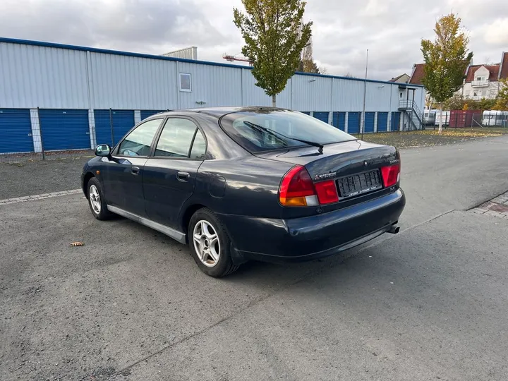 Mitsubishi Carisma