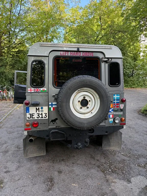 Land Rover Defender