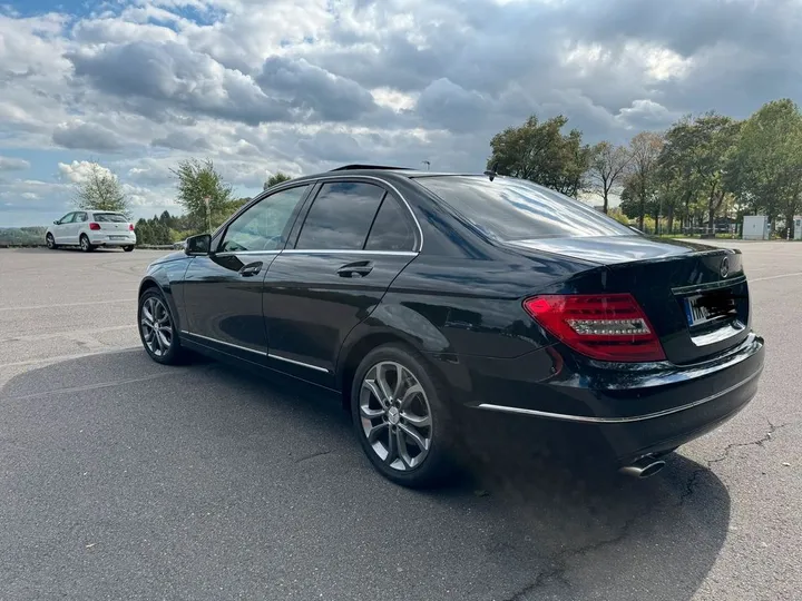 Mercedes-Benz C 220