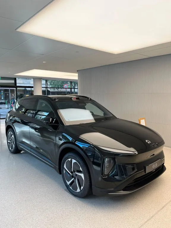 NIO EL6