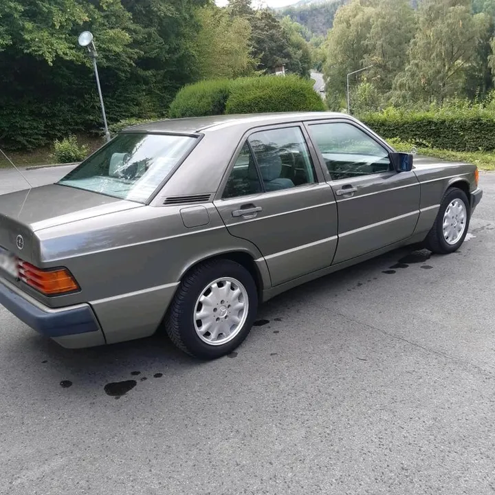 Mercedes-Benz 190