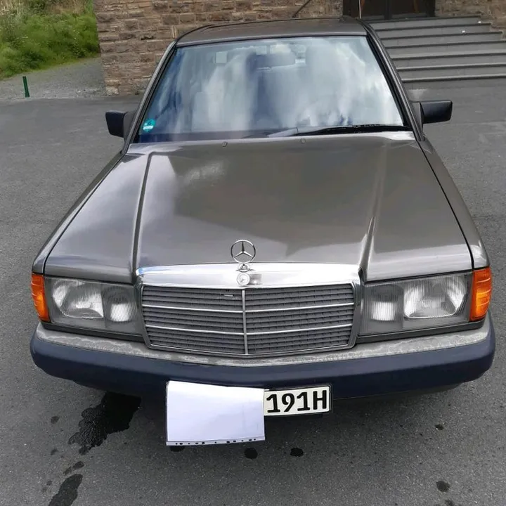 Mercedes-Benz 190
