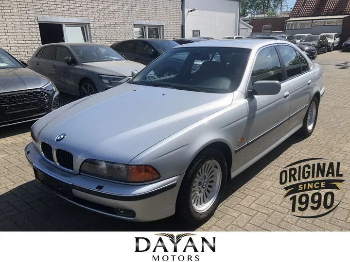 BMW 528